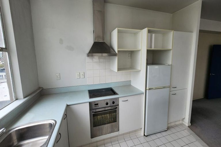 Photo of property in Grandstand Apartments, 11/80u Kent Terrace, Mount Victoria, Wellington, 6011
