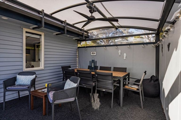 Photo of property in 2 Binnie Street, Paihia, 0200