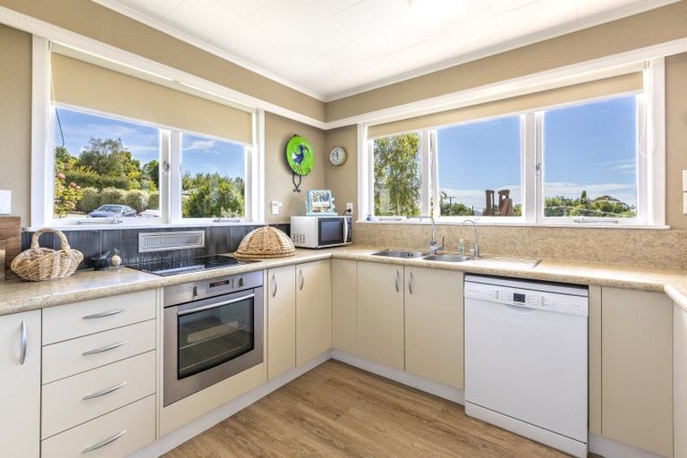 Photo of property in 18 Domain Road, Waipawa, 4210