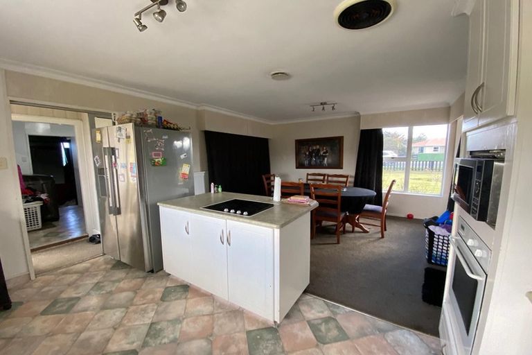 Photo of property in 24 High Street South, Eltham, 4322