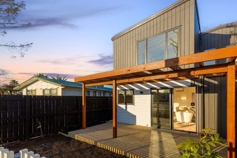 Photo of property in 649b Te Atatu Road, Te Atatu Peninsula, Auckland, 0610