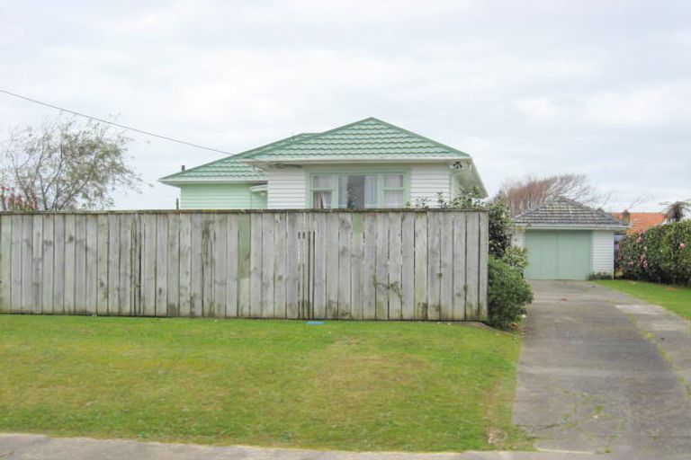 Photo of property in 30 Graham Street, Levin, 5510