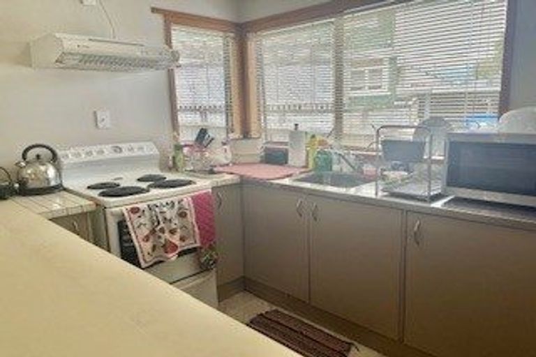 Photo of property in 1/20 Reid Road, New Lynn, Auckland, 0600