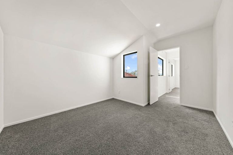 Photo of property in 90c Seymour Road, Sunnyvale, Auckland, 0612