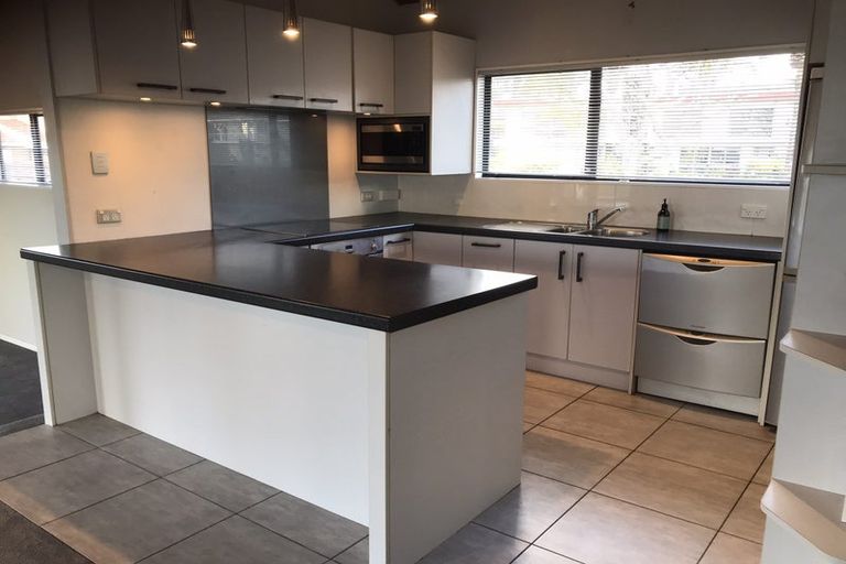 Photo of property in 2/2 Monde Place, Clover Park, Auckland, 2019