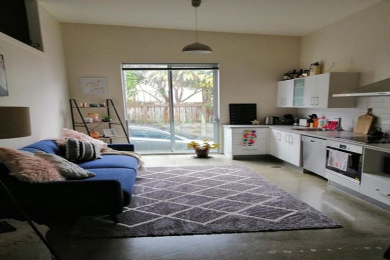 Photo of property in 25u1 Home Street, Mount Victoria, Wellington, 6011