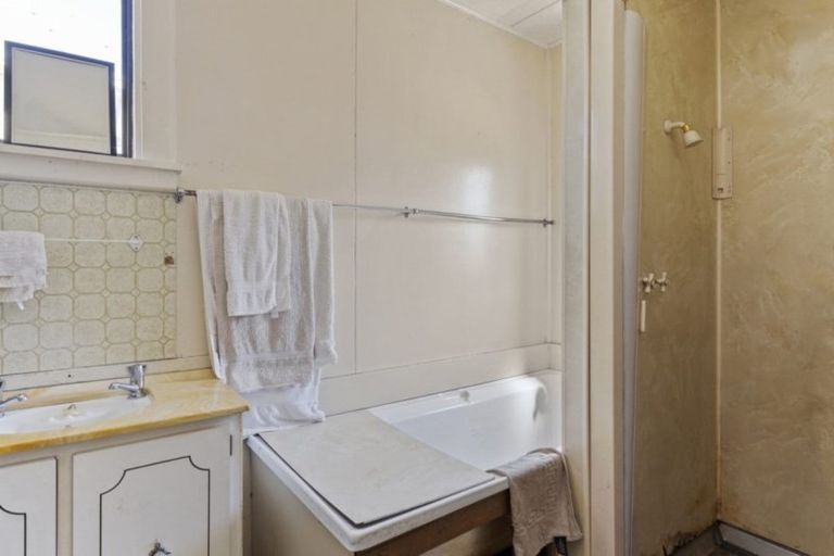 Photo of property in 33 England Street, Phillipstown, Christchurch, 8011