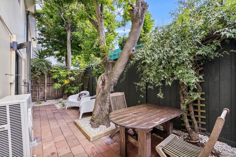 Photo of property in 5 Gracefield Avenue, Christchurch Central, Christchurch, 8013