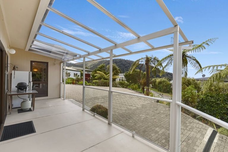 Photo of property in 11 Field Terrace, Okiwi Bay, French Pass, 7193