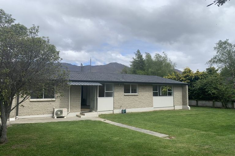 Photo of property in 24 Kowhai Drive, Wanaka, 9305
