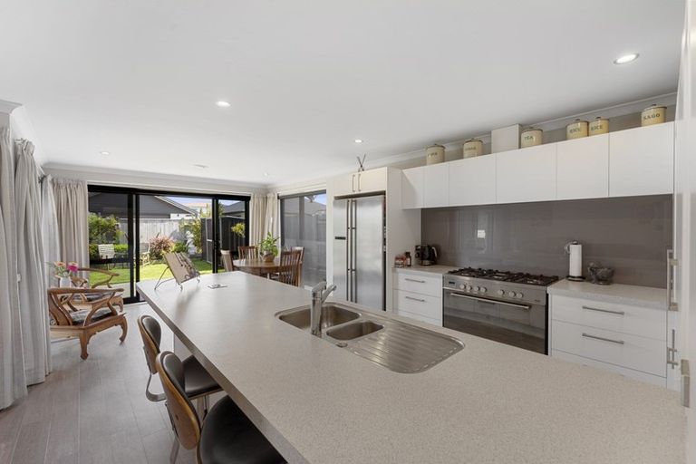 Photo of property in 58 Parnell Heights Drive, Kelvin Grove, Palmerston North, 4414