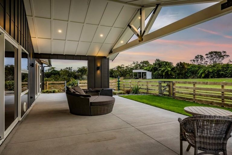 Photo of property in 423 Cardiff Road, Pembroke, Stratford, 4391