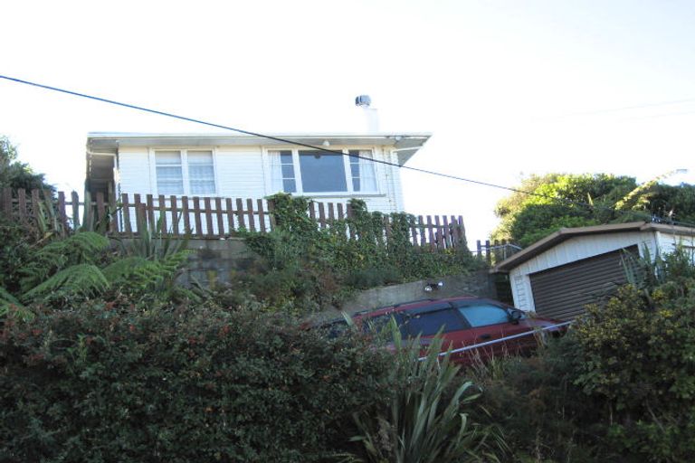 Photo of property in 57 Salford Street, Newlands, Wellington, 6037