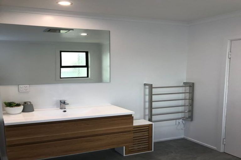 Photo of property in 12 Haydon Street, Roslyn, Palmerston North, 4414