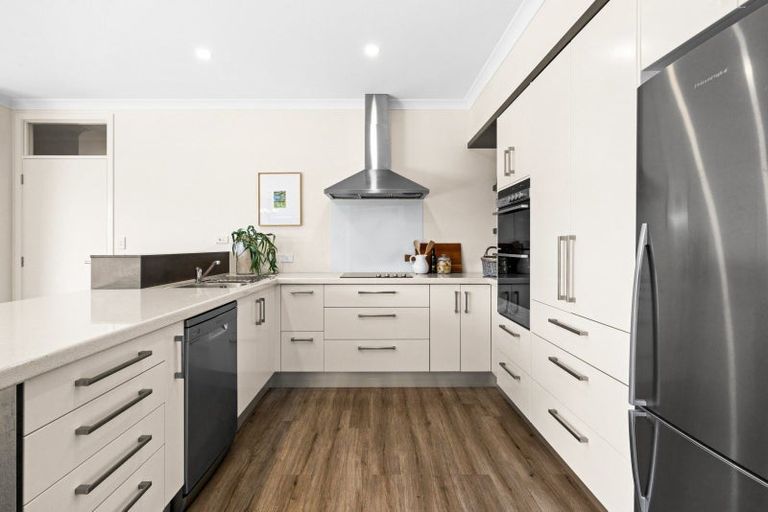 Photo of property in 10 Kapiti Drive, Poraiti, Napier, 4112