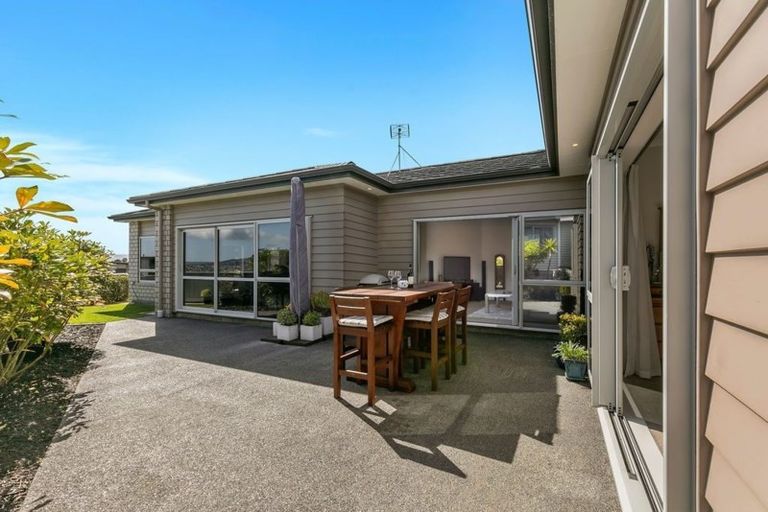 Photo of property in 20 The Fjord, Aotea, Porirua, 5024