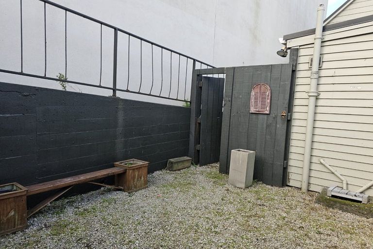 Photo of property in 30 Sussex Street, Mount Cook, Wellington, 6021