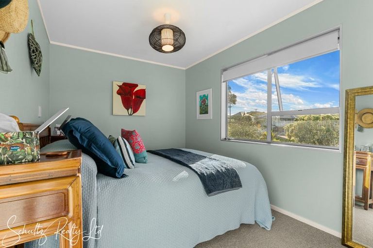 Photo of property in 23 Oxford Street, Whakapirau, 0583