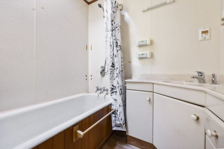 Photo of property in 14 Waihi Road, Hawera, 4610