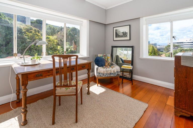 Photo of property in 9 Easdale Street, Kelburn, Wellington, 6012