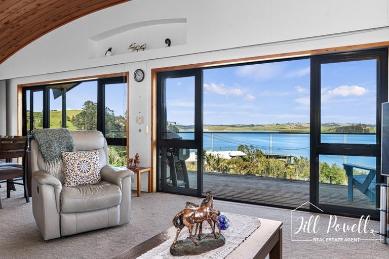 Photo of property in 36 Kilbraugh Street, Whakapirau, Maungaturoto, 0583