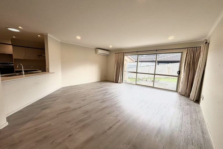 Photo of property in 13 Finbar Close, Flat Bush, Auckland, 2019