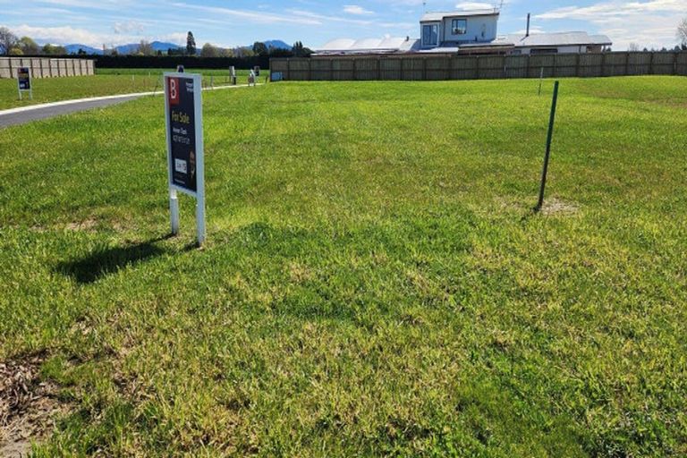 Photo of property in 31 Grey View Grove, Rangiora, 7400