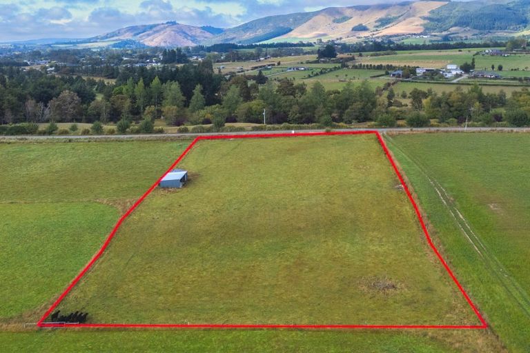 Photo of property in 38 Whitneys Road, Waimate, 7978