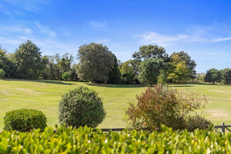 Photo of property in 33 Russley Drive, Mount Maunganui, 3116