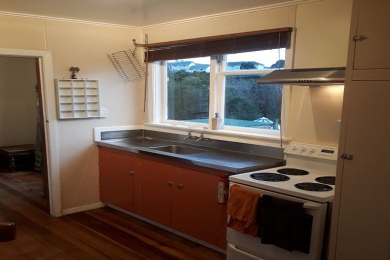 Photo of property in 74-76 Hereford Street, Cannons Creek, Porirua, 5024