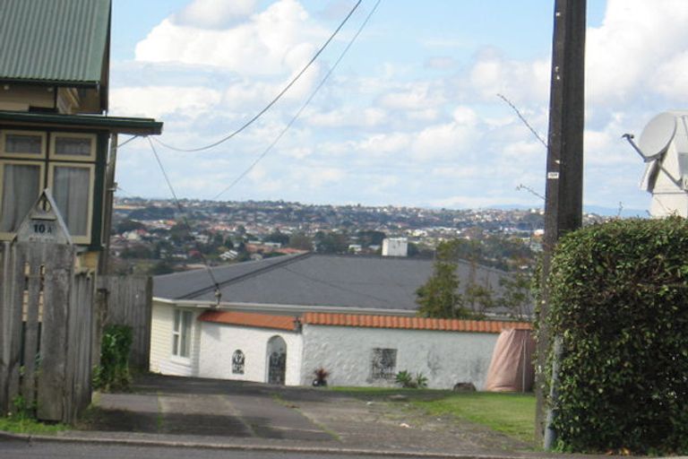 Photo of property in 10a Pleasant Road, Glen Eden, Auckland, 0602