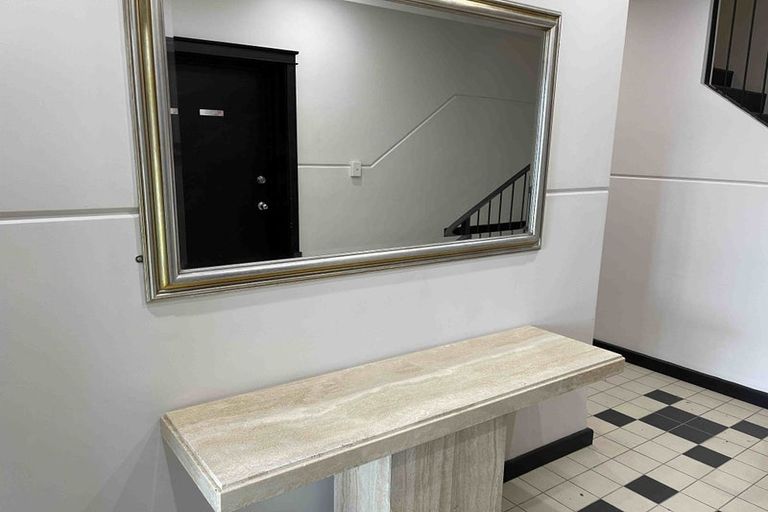 Photo of property in Westhaven Apartments, 13/127 Molesworth Street, Thorndon, Wellington, 6011