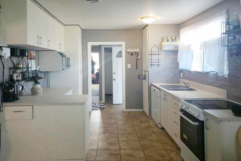 Photo of property in 65 Cargill Street, Papakura, 2110