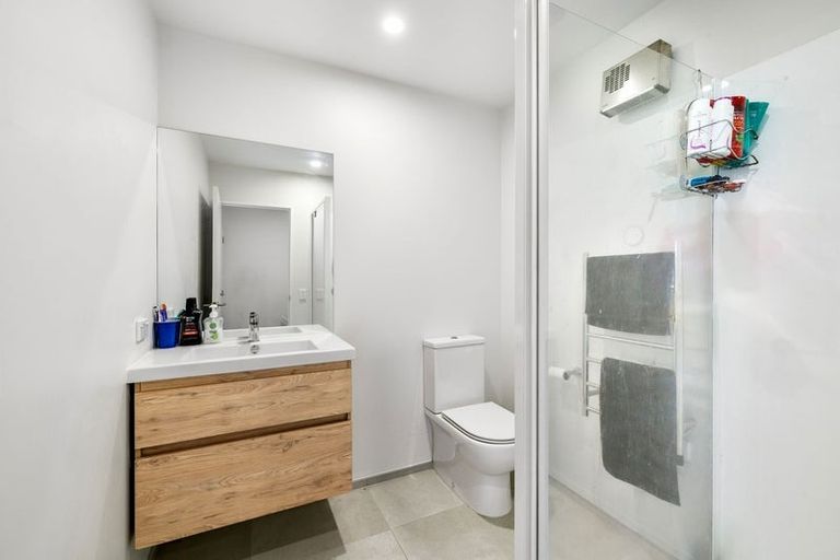 Photo of property in 122a Blenheim Road, Riccarton, Christchurch, 8041