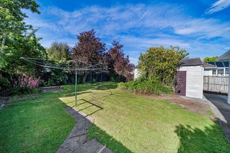 Photo of property in 64 Farquhars Road, Redwood, Christchurch, 8051
