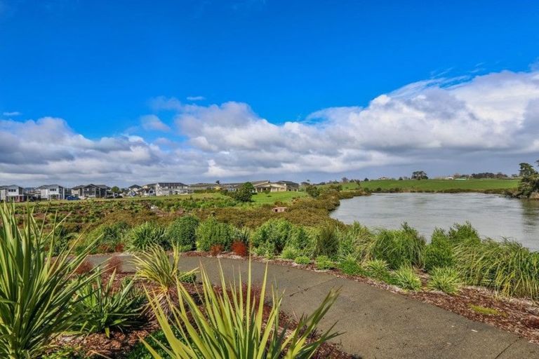 Photo of property in 54 Hayfield Way, Karaka, Papakura, 2113