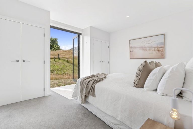 Photo of property in 2 Kotuku Lane, Jacks Point, Queenstown, 9371