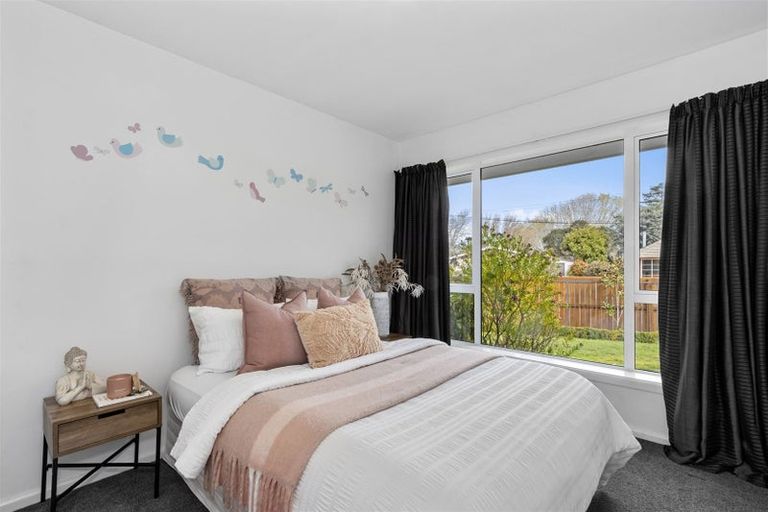 Photo of property in 16 Gregan Crescent, Burnside, Christchurch, 8053