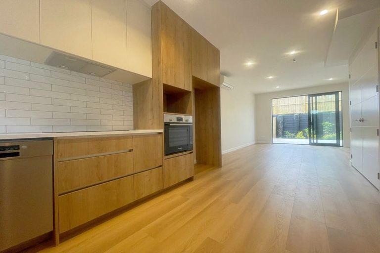 Photo of property in 25 Kuaha Road, Massey, Auckland, 0614