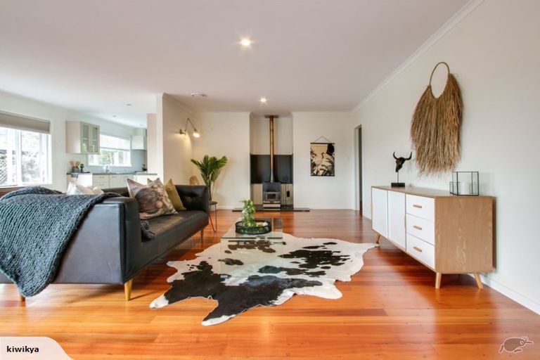 Photo of property in 18 Golding Road, Taradale, Napier, 4112