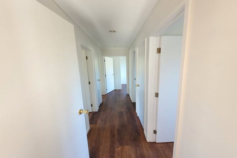 Photo of property in 81 Oreil Avenue, West Harbour, Auckland, 0618