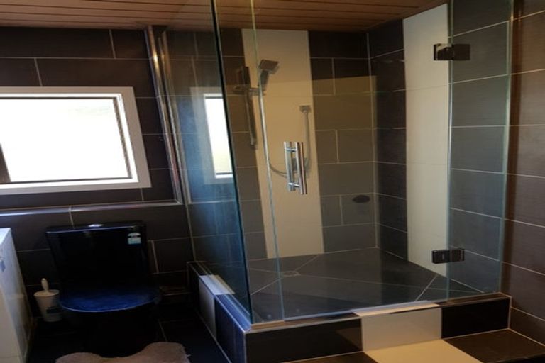 Photo of property in 1/7 Northwick Place, Hillcrest, Auckland, 0627