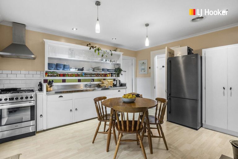 Photo of property in 10 Glen Road, Mornington, Dunedin, 9011