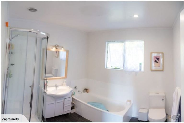Photo of property in 1/4 Kinloch Place, Papakowhai, Porirua, 5024