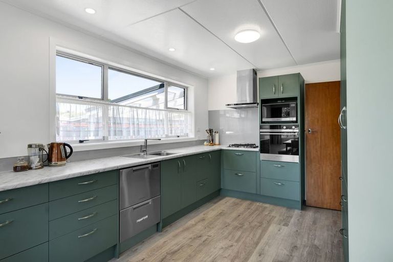 Photo of property in 54 Murray Avenue, Hawera, 4610