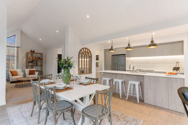 Photo of property in 10 Te Rata Boulevard, Karaka, 2124