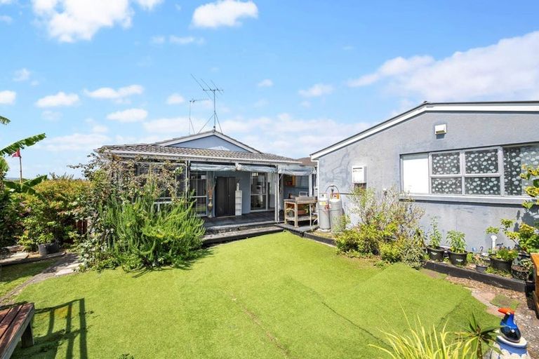 Photo of property in 8 Hyperion Drive, Randwick Park, Auckland, 2105