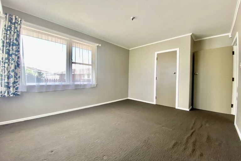 Photo of property in 45 Heyford Close, Mangere, Auckland, 2022