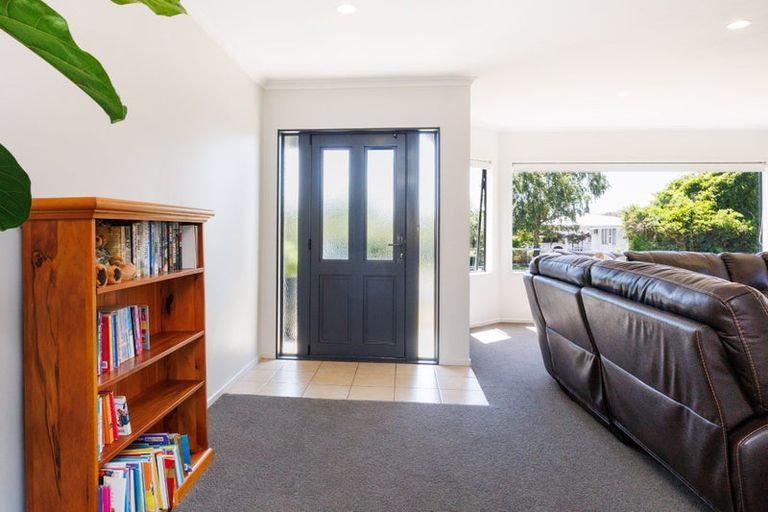 Photo of property in 110 Peter Hall Drive, Kelvin Grove, Palmerston North, 4414