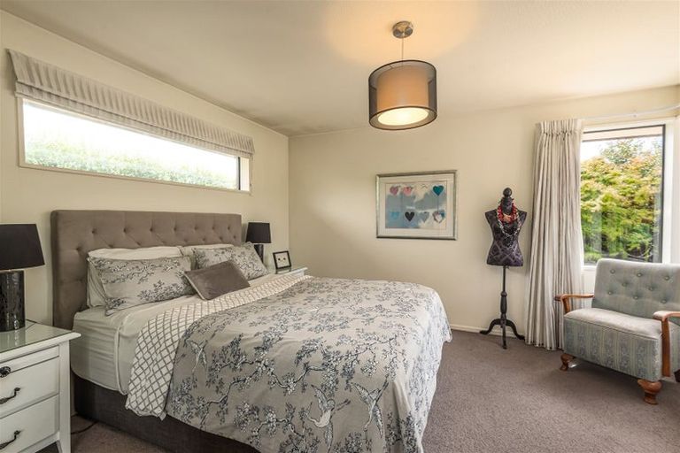Photo of property in 2/25 Gamblins Road, Saint Martins, Christchurch, 8022